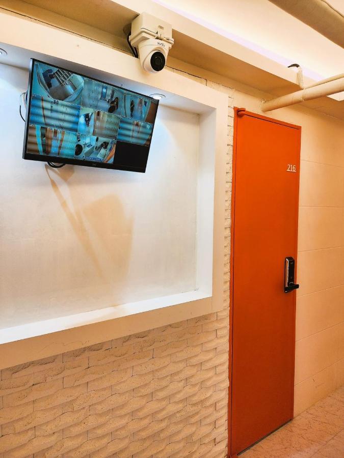 Oreum Stay Myeongdong - Female Only Сеул Экстерьер фото