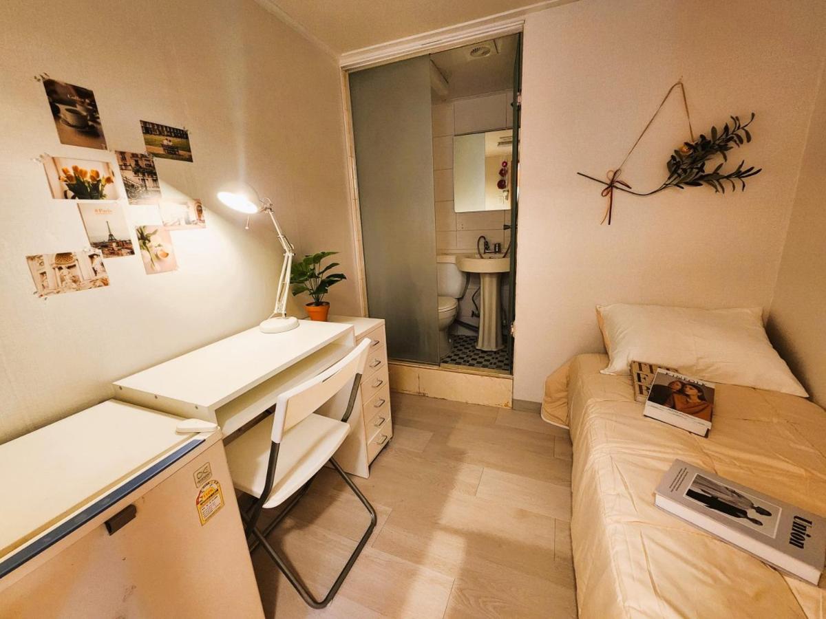 Oreum Stay Myeongdong - Female Only Сеул Экстерьер фото