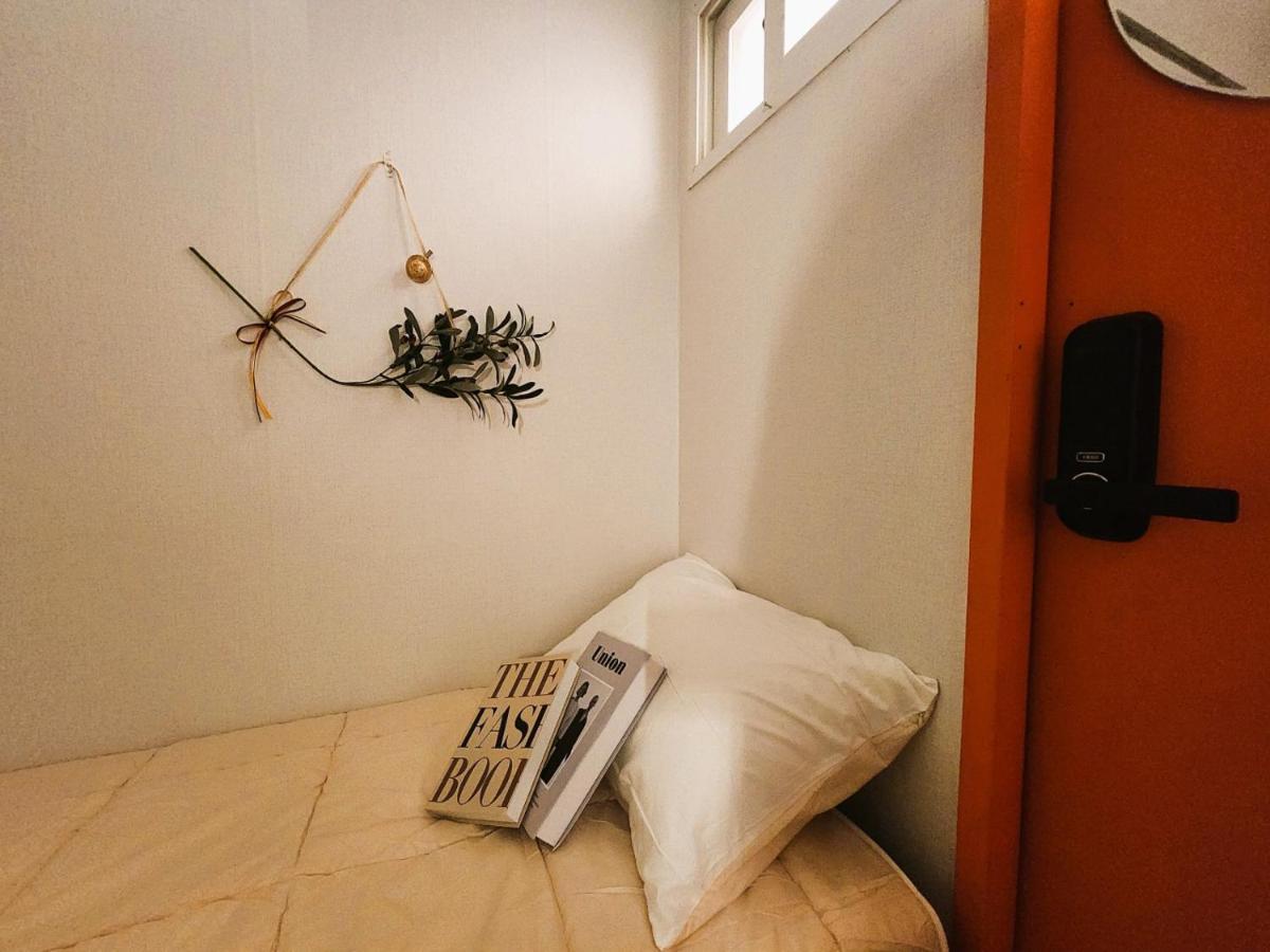 Oreum Stay Myeongdong - Female Only Сеул Экстерьер фото
