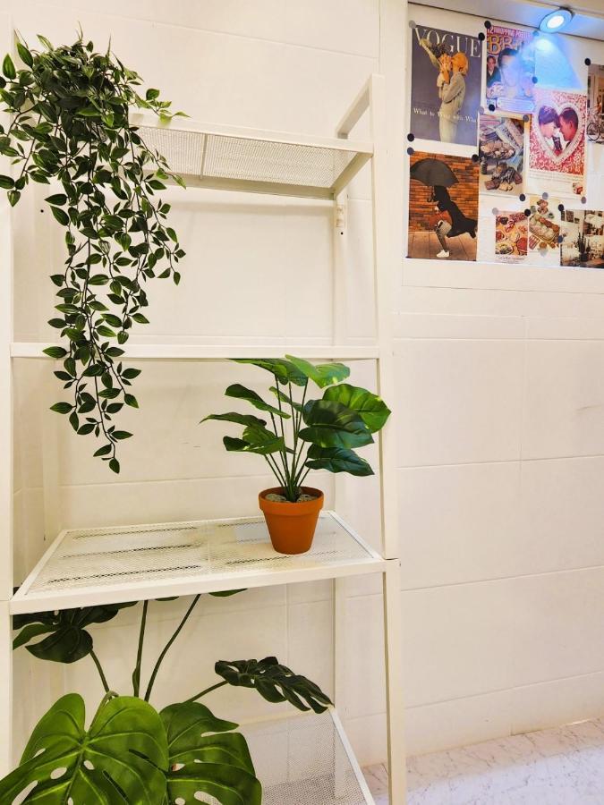 Oreum Stay Myeongdong - Female Only Сеул Экстерьер фото