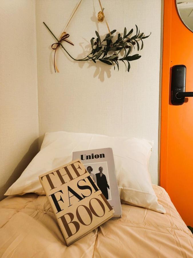 Oreum Stay Myeongdong - Female Only Сеул Экстерьер фото