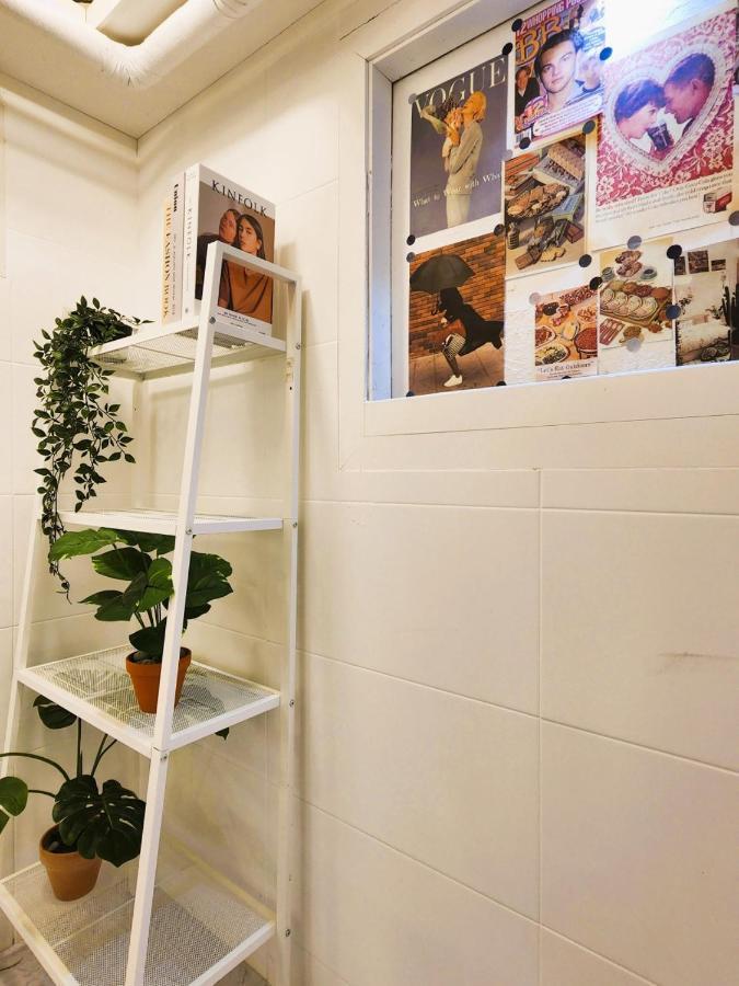 Oreum Stay Myeongdong - Female Only Сеул Экстерьер фото