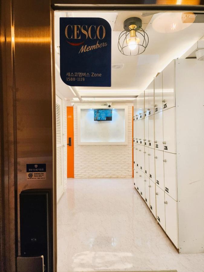 Oreum Stay Myeongdong - Female Only Сеул Экстерьер фото