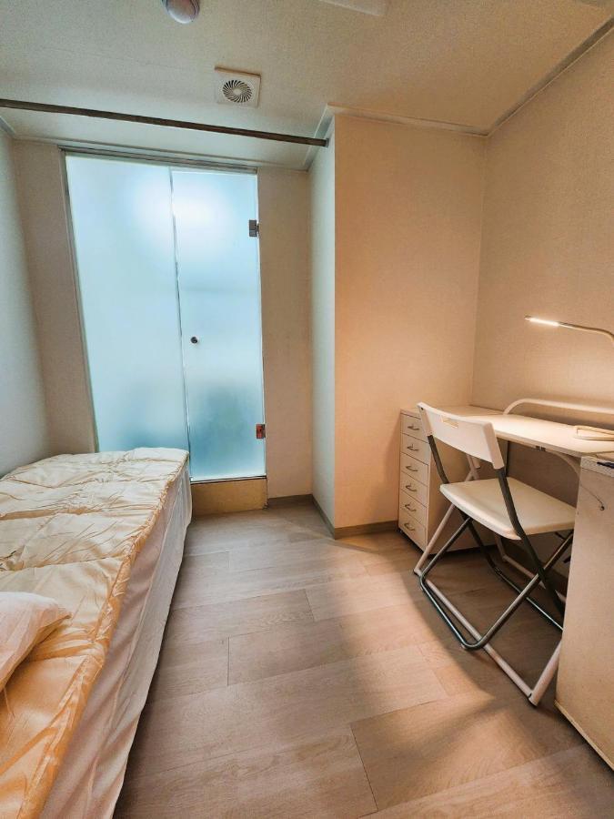 Oreum Stay Myeongdong - Female Only Сеул Экстерьер фото
